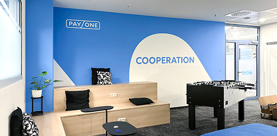 Branding und Signaletik für neue Officeflächen von Payone in Frankfurt