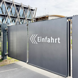 LED-Lichtwerbeanlagen und Mehr für den neuen Firmensitz des Büromöbelherstellers Hammerbacher in Neumarkt in der Oberpfalz