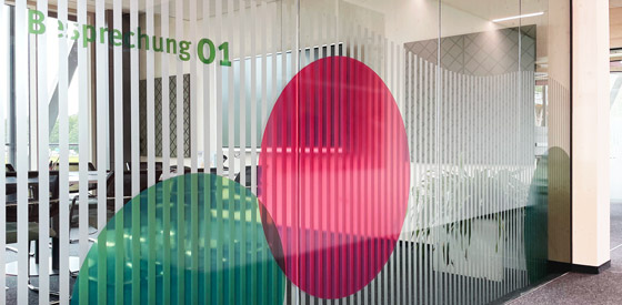 LED-Lichtwerbeanlagen und Mehr für den neuen Firmensitz des Büromöbelherstellers Hammerbacher in Neumarkt in der Oberpfalz